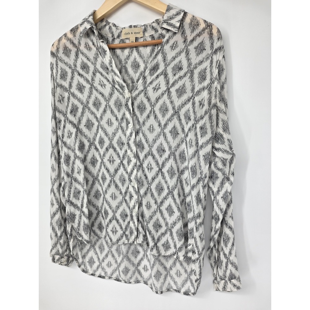 Women's Cloth & Stone Grunge Blouse Size XS Buttons Geo Print Super Lightweight